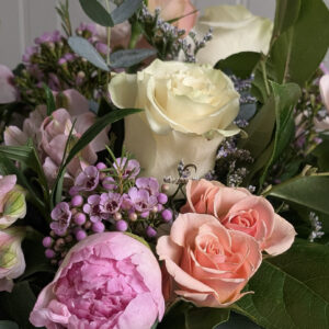 Specialty Cut flower Arrangements